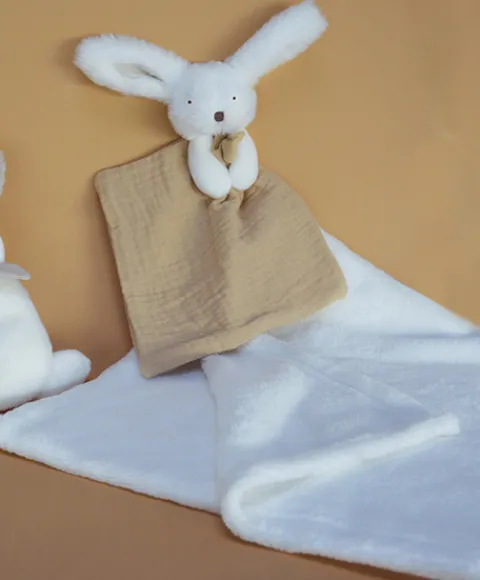 Doudou et Compagnie Coffret cadeau naissance plaid et Doudou Lapin Happy Wild - 70 x 100 cm> Doudou Mouchoir|Petit Format