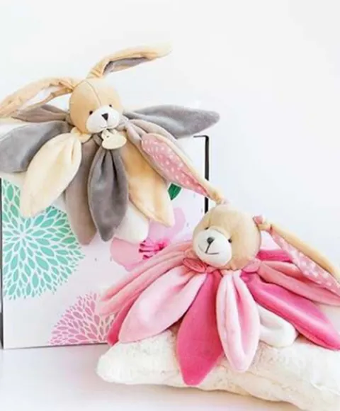 Doudou et Compagnie Coffret Doudou lapin pétales Collector taupe - 28 cm> Doudou Plat