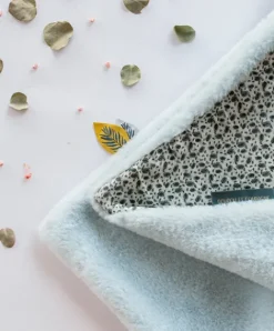 Doudou et Compagnie Couverture bébé plaid Douceur Yoca le koala - Bleu - 70 x 100 cm><noscript><img width=