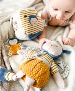 Doudou et Compagnie Cube d'activités Pollen l'abeille en coton BIO 10 X 10 cm><noscript><img width=