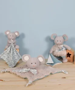Doudou et Compagnie Doudou carré plat Souris grise en coton BIO- 25 cm><noscript><img width=