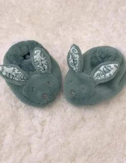 Doudou et Compagnie Lapin Doudou - Coffret cadeau Chaussons et Doudou Vert Sauge 15 cm> Petit Format|Doudou Plat