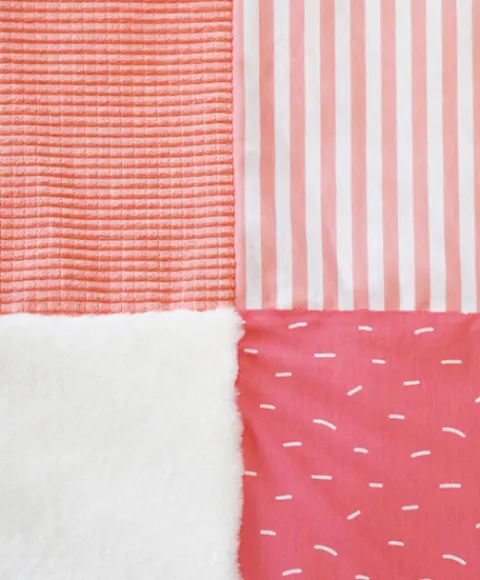 Doudou et Compagnie Tapis d'éveil Bébé - Corail / Blanc - 100 X 100 cm> Les Tapis